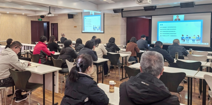 賦能,職工,辦公,技,能再,提升,為,緊跟, . AI賦能職工辦公技能再提升