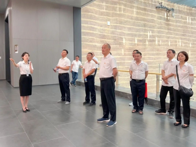 我校,舉行,慶祝,建黨,104周年,暨,“,兩優(yōu)一先, . 我校舉行慶祝建黨104周年暨“兩優(yōu)一先”表彰大會(huì)