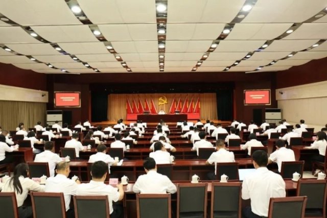 集團要聞 | 周洲就深入貫徹中央八項規(guī)定精神講授黨課